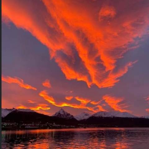 Amanecer en la bahía y colores mágicos